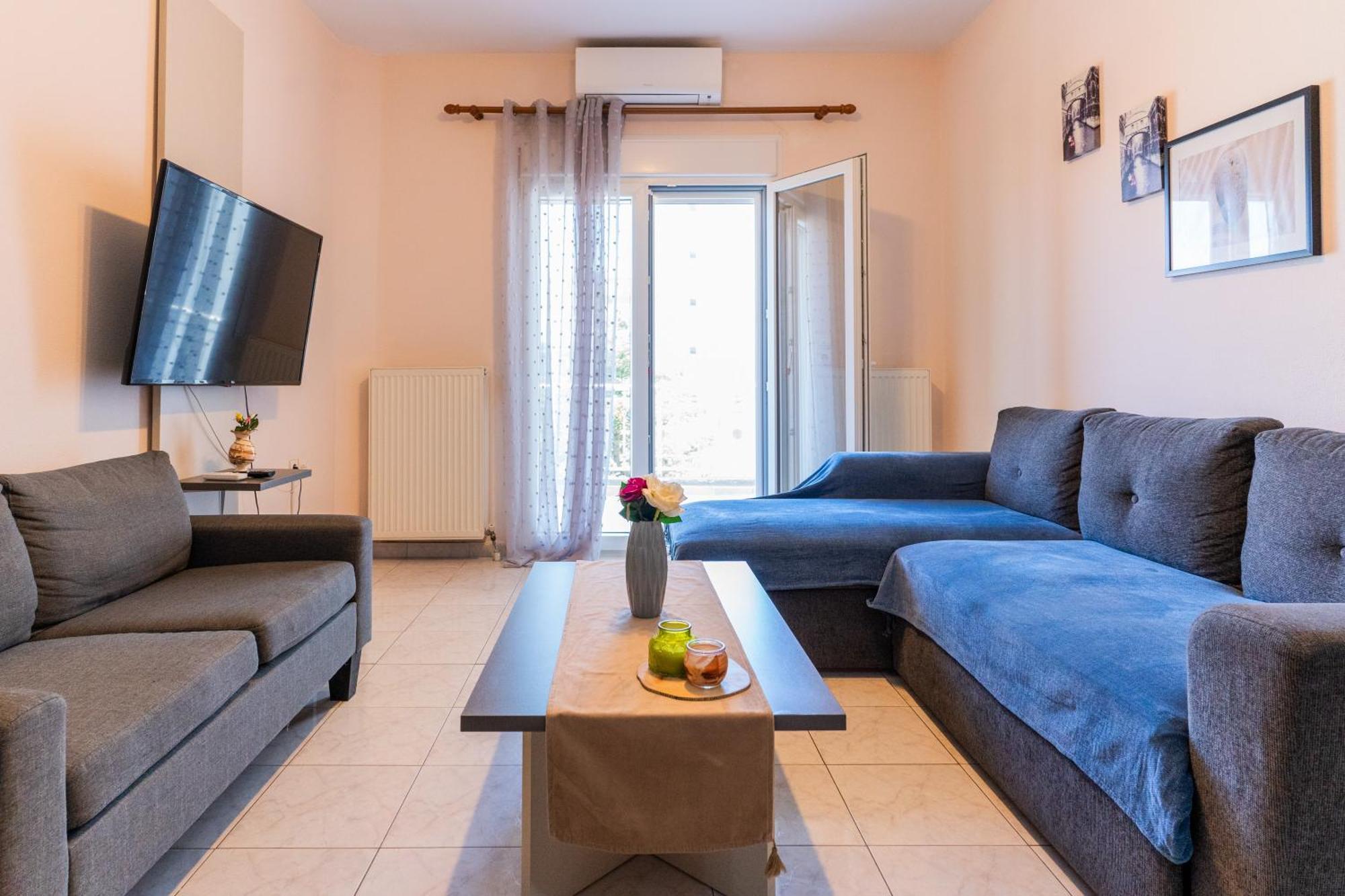 Papi's Free Parking 2 - 2 Bedroom *